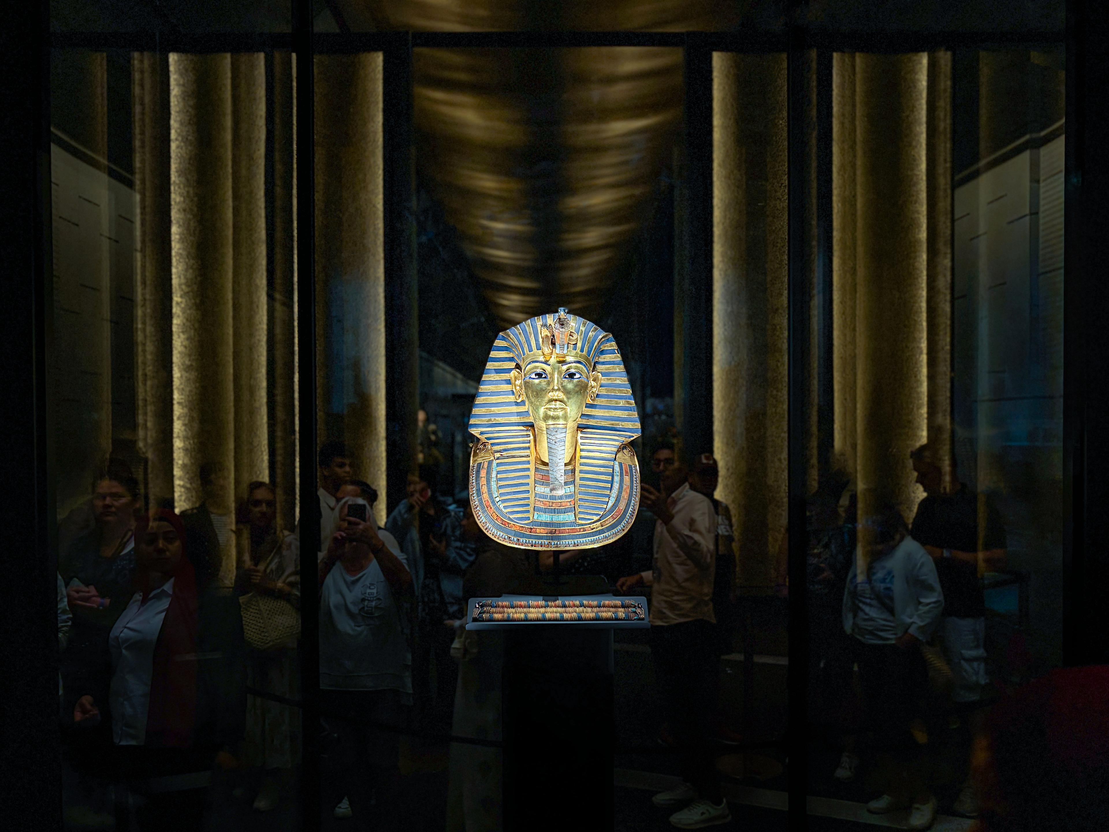 _GEM_Tut_Mask©Josef_Sindelka.jpg